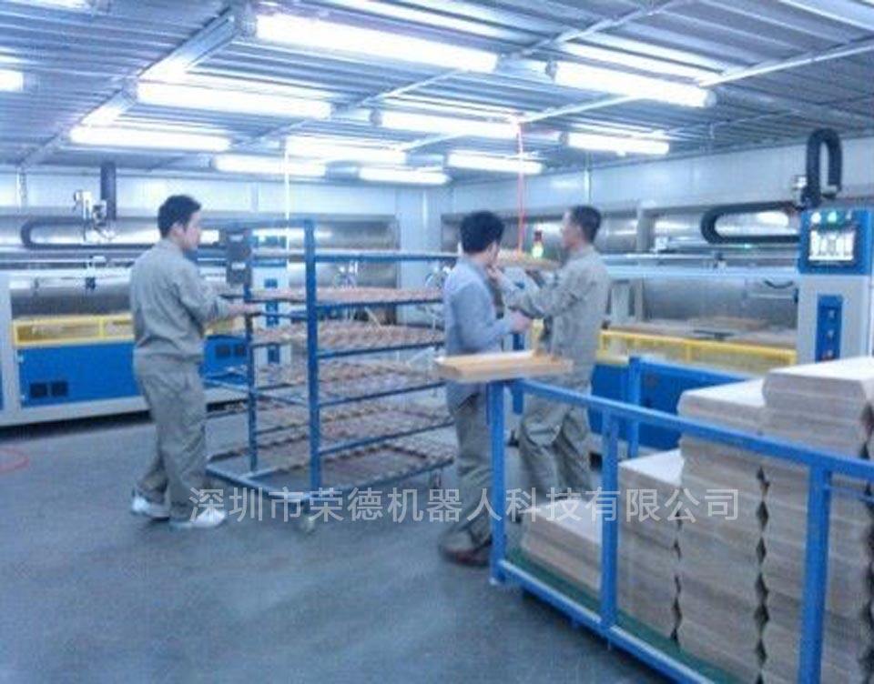 竹筐往復(fù)式自動噴漆機(jī)